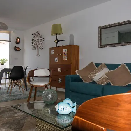 Consuls Ocean View Apartmán *